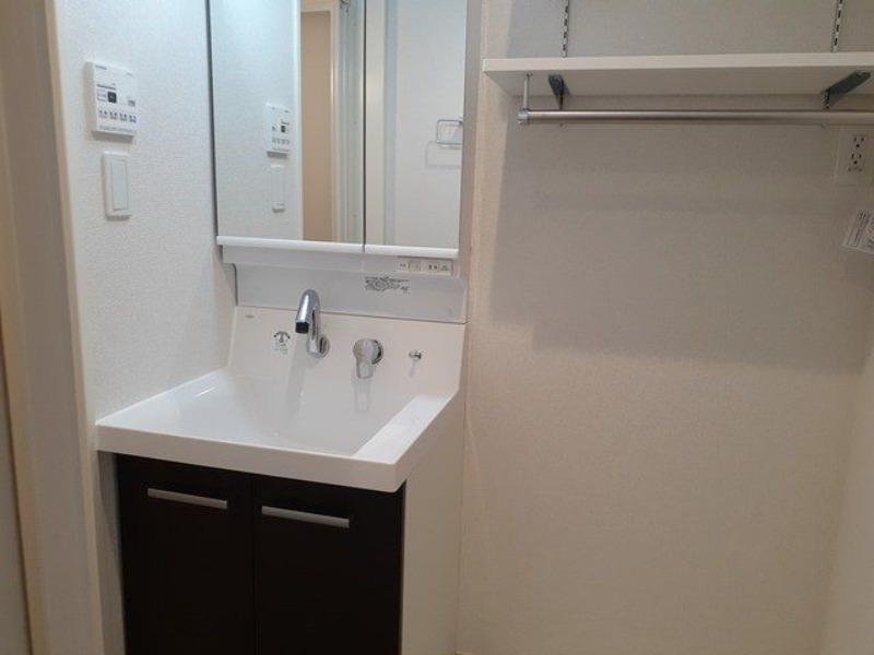 ��ʌ��������܎s����厚�w��̃}���V�����̐��ʏ�