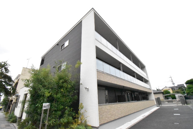 ��ʌ��������܎s�Y�a��k�Y�a�Q���ڂ̃A�p�[�g�̌����O��