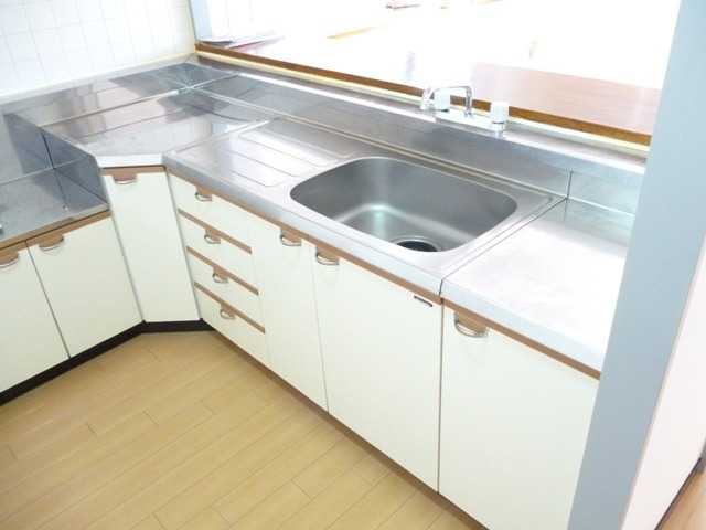 ��ʌ��������܎s�k����i���P���ڂ̃}���V�����̃L�b�`��