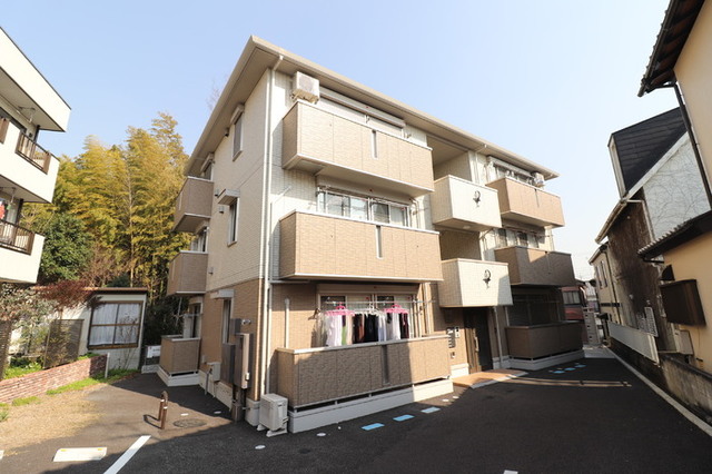 ��ʌ��������܎s�Y�a���؍�U���ڂ̃A�p�[�g�̌����O��