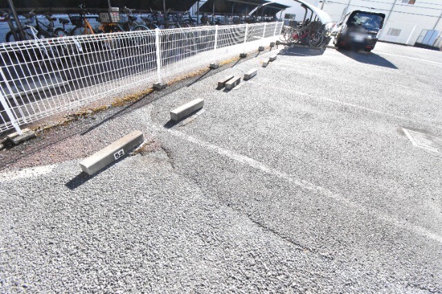 ��ʌ��������܎s�k����i���P���ڂ̃}���V�����̒��ԏ�