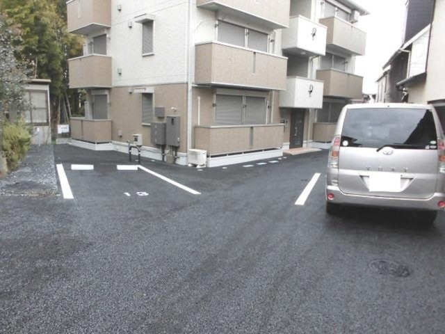 ��ʌ��������܎s�Y�a���؍�U���ڂ̃A�p�[�g�̒��ԏ�