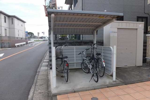 ��ʌ��@�c�s�Β��R���ڂ̃A�p�[�g�̂��̑�