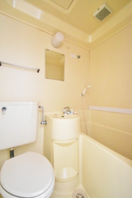 ��ʌ��������܎s��{��听���R���ڂ̃A�p�[�g�̃o�X