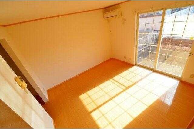 ��ʌ��k�����S�ɓޒ��h�T���ڂ̃^�E���n�E�X�̂��̑������E�X�y�[�X