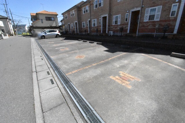 ��ʌ��k�����S�ɓޒ��h�T���ڂ̃^�E���n�E�X�̒��ԏ�