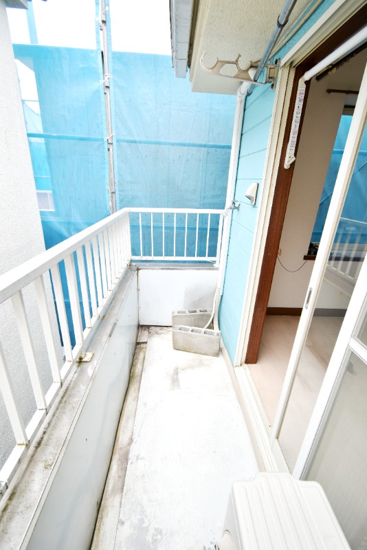 ��ʌ��������܎s��{��听���R���ڂ̃A�p�[�g�̃o���R�j�[