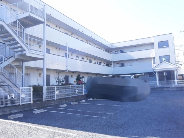 ��ʌ��������܎s����厚���L�̃}���V�����̒��ԏ�