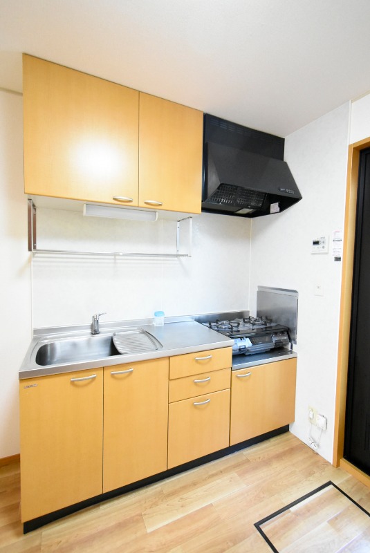 ��ʌ��������܎s�k�捡�H���̃A�p�[�g�̃L�b�`��