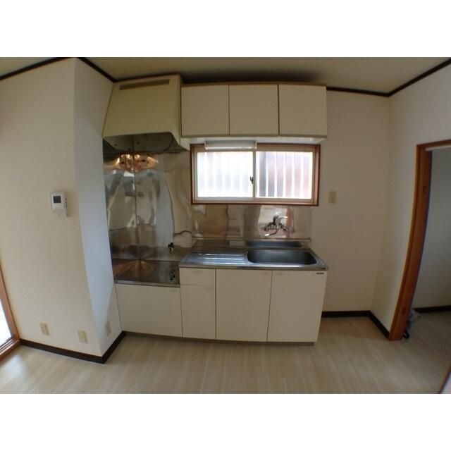 ��ʌ�����s�厚�ؑ]�C�̃A�p�[�g�̃L�b�`��