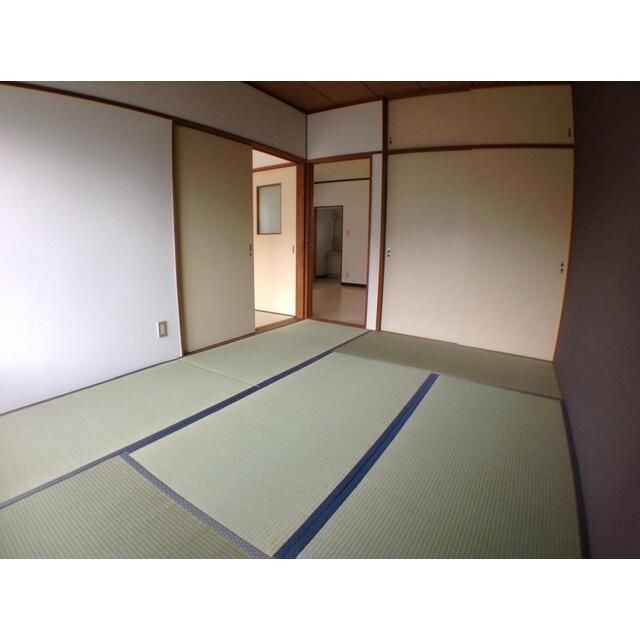 ��ʌ�����s�厚�ؑ]�C�̃A�p�[�g�̂��̑������E�X�y�[�X