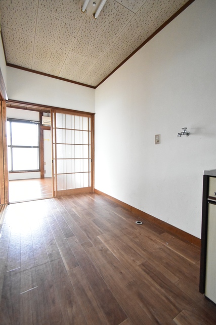 ��ʌ��������܎s��{��听���P���ڂ̃A�p�[�g�̋��ԁE���r���O