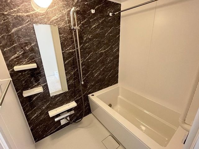 ��ʌ�����s�厚�����̃A�p�[�g�̃o�X