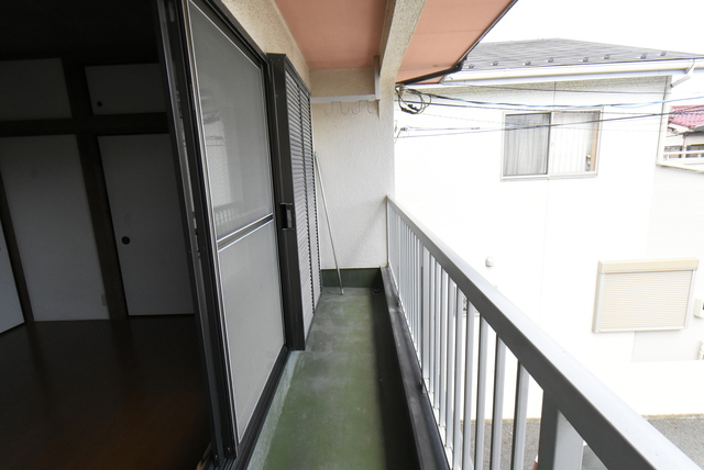 ��ʌ��������܎s��{��听���P���ڂ̃A�p�[�g�̃o���R�j�[