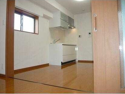 ��ʌ��������܎s�Y�a���ՂR���ڂ̃}���V�����̋����E���r���O