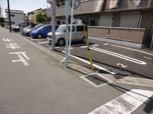 ��ʌ��������܎s�k��ʏ����̃A�p�[�g�̒��ԏ�