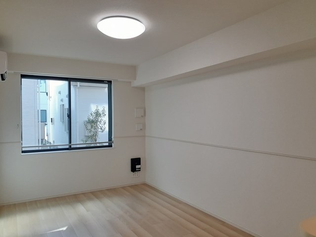 ��ʌ������s���h�P���ڂ̃A�p�[�g�̋��ԁE���r���O