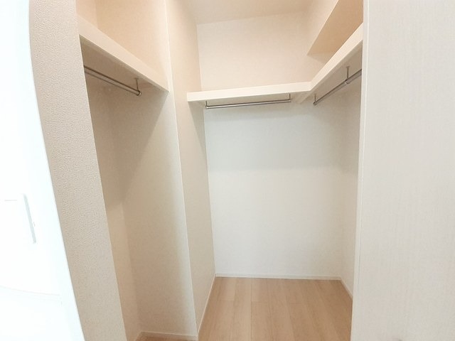 ��ʌ������s���h�P���ڂ̃A�p�[�g�̎��[