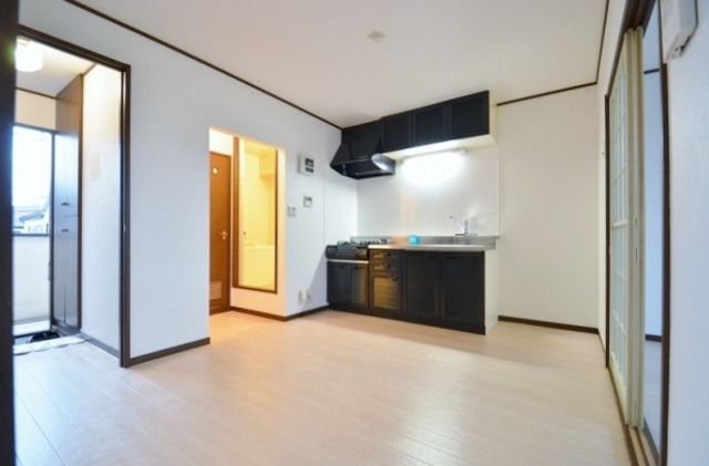 ��ʌ��������܎s����厚���m��̃A�p�[�g�̋��ԁE���r���O