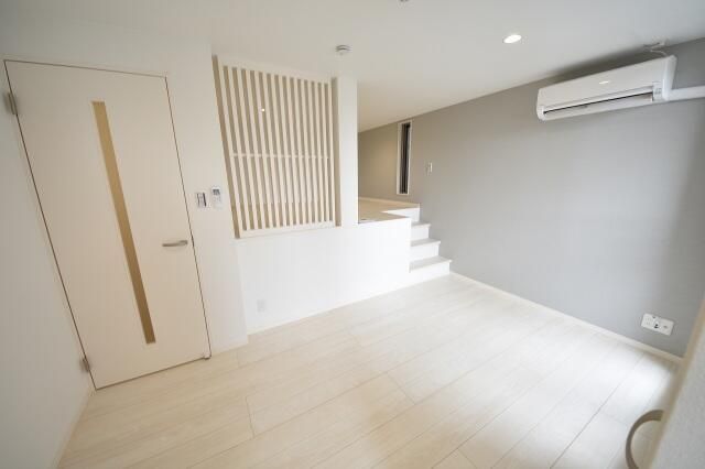 ��ʌ��������܎s�k�捡�H���̃A�p�[�g�̋��ԁE���r���O