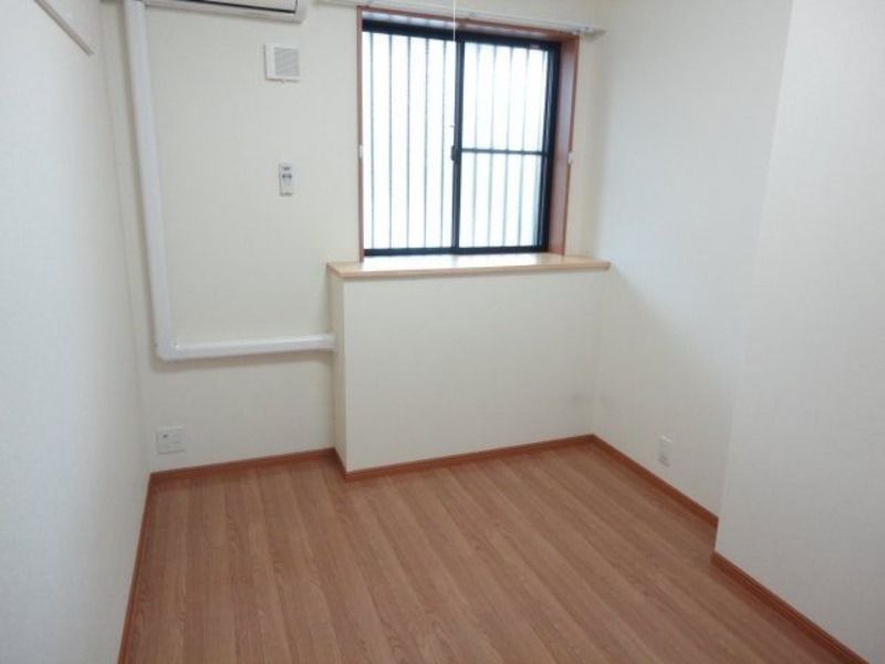 ��ʌ�����s�����Q���ڂ̃A�p�[�g�̂��̑������E�X�y�[�X