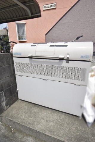 ��ʌ��������܎s����厚���m��̃A�p�[�g�̂��̑�