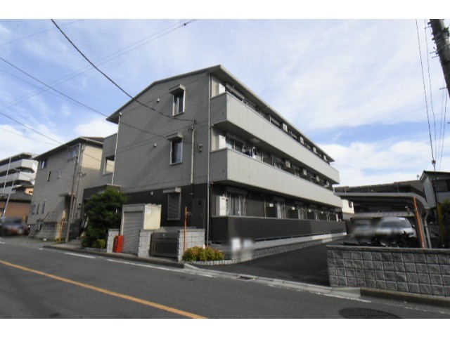 ��ʌ�����s�����Q���ڂ̃A�p�[�g�̌����O��