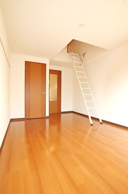 ��ʌ��z�J�s���������̃A�p�[�g�̋��ԁE���r���O