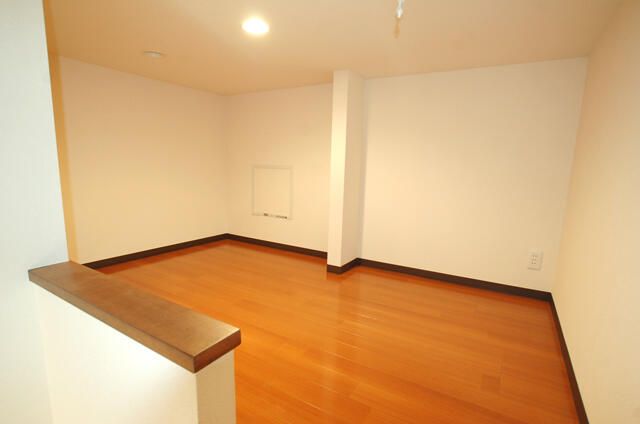 ��ʌ��z�J�s���������̃A�p�[�g�̂��̑������E�X�y�[�X