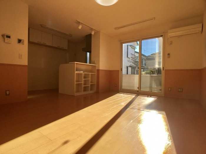 ��ʌ�����s����T���ڂ̃A�p�[�g�̋��ԁE���r���O