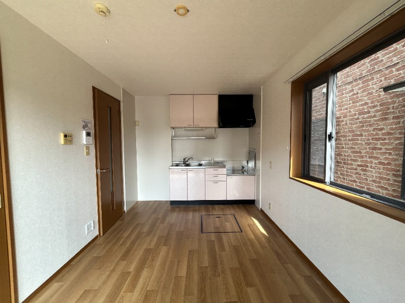 ��ʌ��s�c�s����S���ڂ̃A�p�[�g�̋��ԁE���r���O