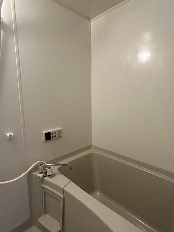 ��ʌ��s�c�s����S���ڂ̃A�p�[�g�̃o�X