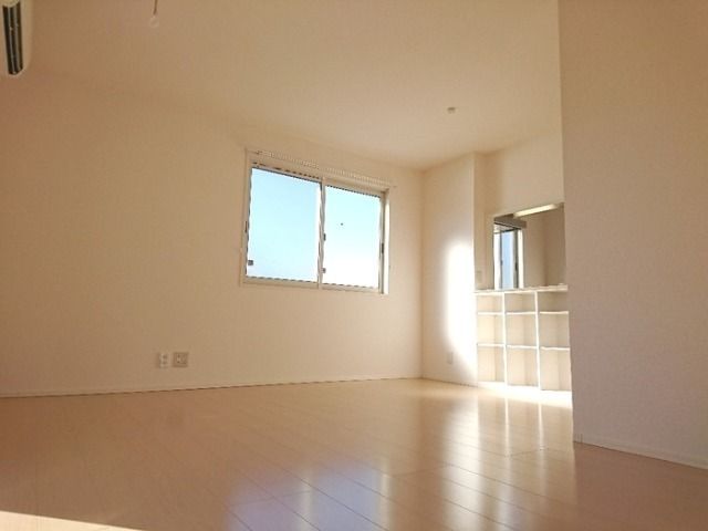 ��ʌ��z�J�s�����P���ڂ̃A�p�[�g�̋��ԁE���r���O