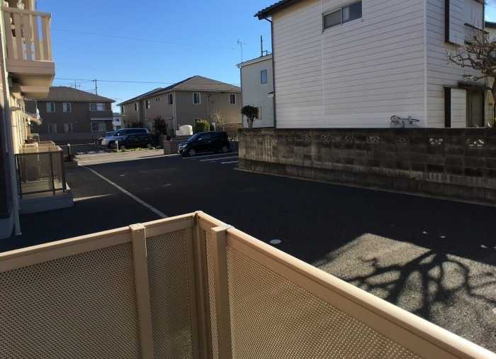 ��ʌ�����s����T���ڂ̃A�p�[�g�̃o���R�j�[