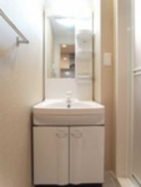 ��ʌ������s�h���R���ڂ̃}���V�����̐��ʏ�