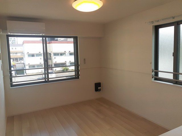 ��ʌ�����s������S���ڂ̃A�p�[�g�̋��ԁE���r���O