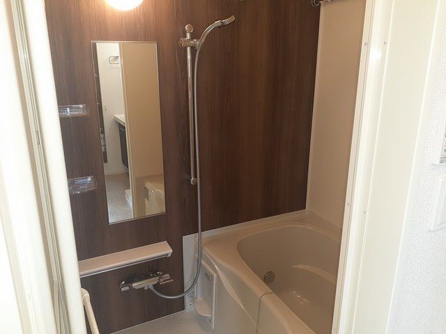 ��ʌ�����s������S���ڂ̃A�p�[�g�̃o�X