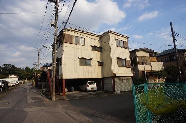 ��ʌ�����s�厚���s���т̃A�p�[�g�̌����O��