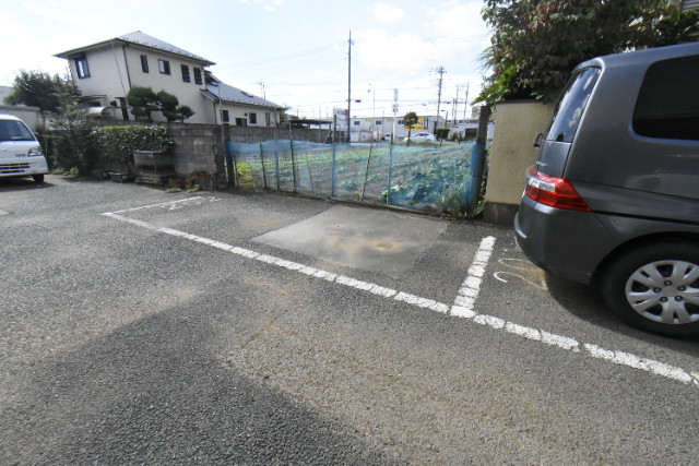 ��ʌ��������܎s�������a�c���P���ڂ̃A�p�[�g�̒��ԏ�