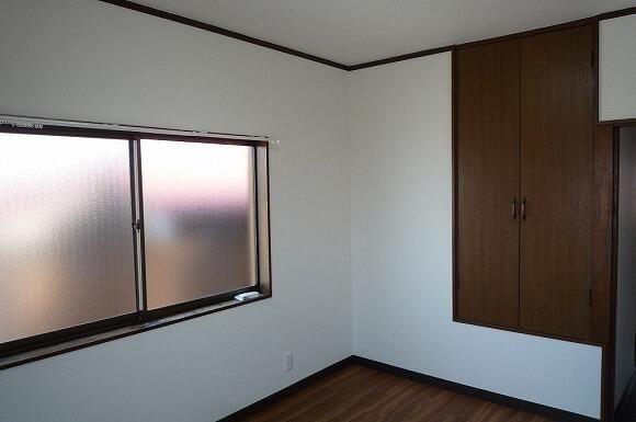 ��ʌ�����s�厚���s���т̃A�p�[�g�̎��[