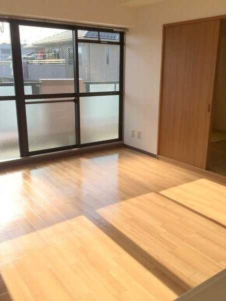 ��ʌ��������܎s��΋擌��΂T���ڂ̃}���V�����̋��ԁE���r���O