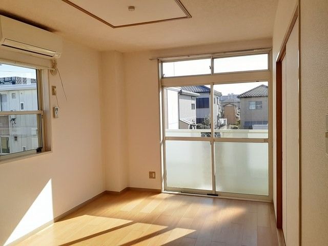 ��ʌ������s�����̃}���V�����̋��ԁE���r���O