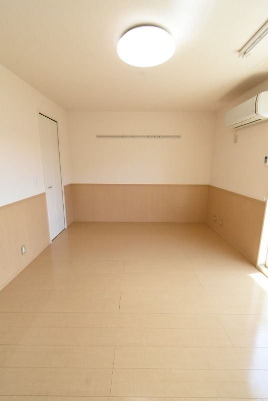 ��ʌ��������܎s�k�捡�H���̃A�p�[�g�̋��ԁE���r���O