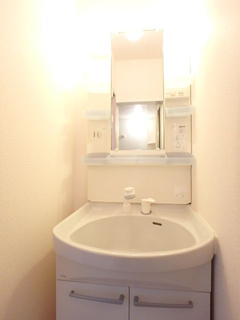 ��ʌ��������܎s��{��V�����P���ڂ̃A�p�[�g�̐��ʏ�