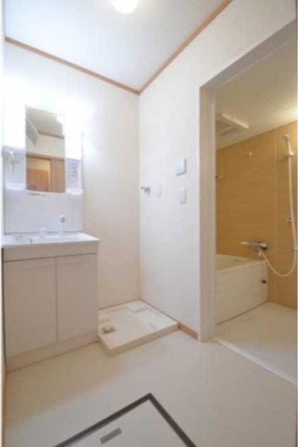 ��ʌ��������܎s�k��{�����̃e���X�n�E�X�̐��ʏ�