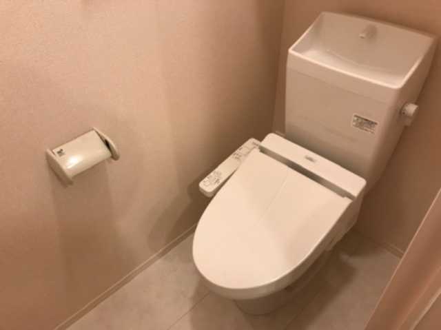 ��ʌ�����s�΋u�P���ڂ̃A�p�[�g�̃g�C��