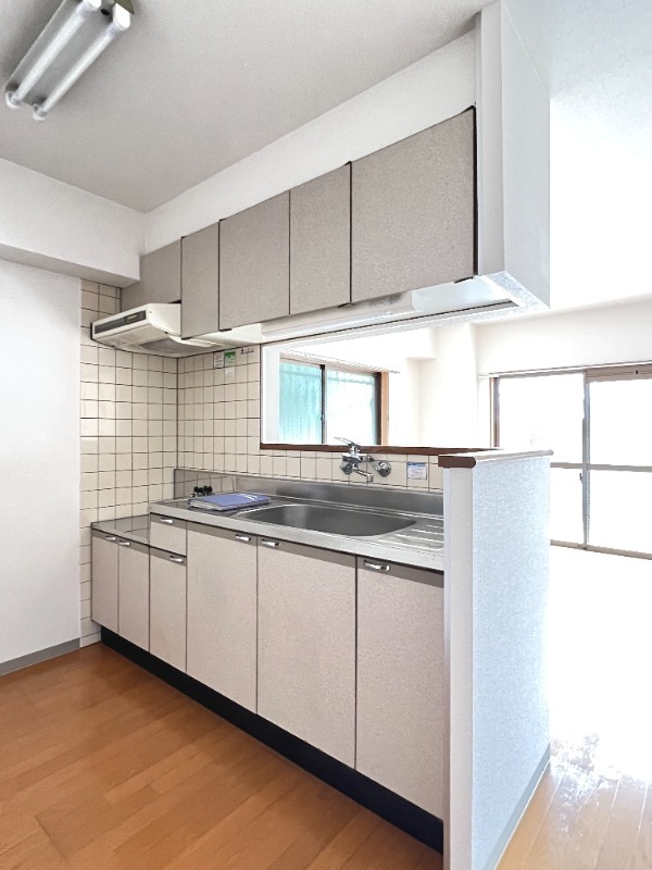 ��ʌ�����s������R���ڂ̃}���V�����̃L�b�`��