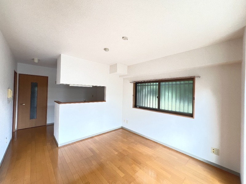 ��ʌ�����s������R���ڂ̃}���V�����̋��ԁE���r���O