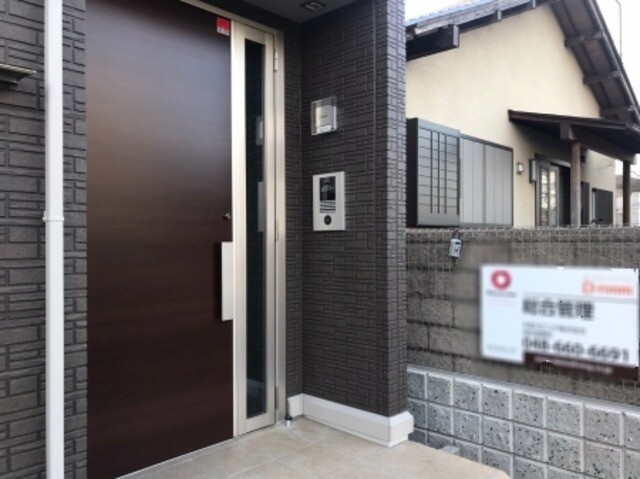 ��ʌ�����s�΋u�P���ڂ̃A�p�[�g�̃G���g�����X