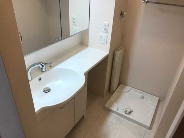 ��ʌ�����s�΋u�P���ڂ̃A�p�[�g�̐��ʏ�